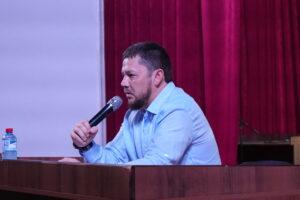 Начальник МУ «Управление культуры городского округа г. Аргун» Зелимхан Заурбеков провел общее совещание с коллективами подведомственных учреждений культуры.
