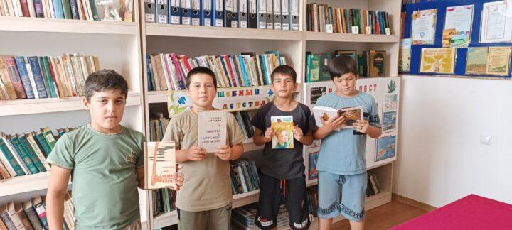 Мы с друзьями не скучаем, а играем и читаем