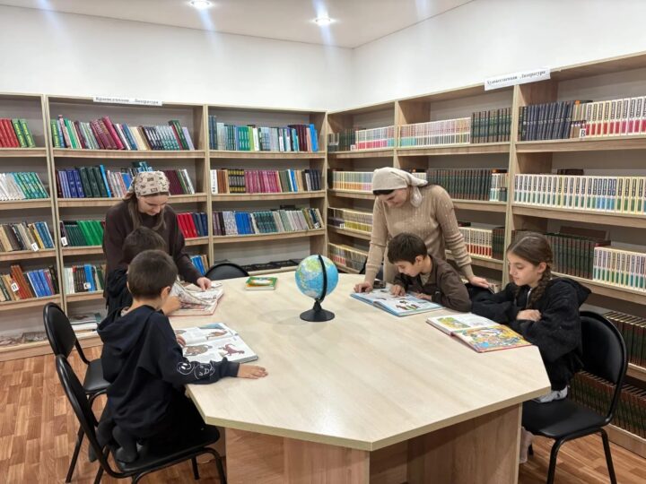 Литературный калейдоскоп «Читаем вместе» был проведен вАргунской городской библиотеке филиал.Nº3.