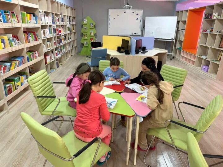 В честь Международного дня детской книги в «Центральной детской библиотеке»- филиал N 1 прошли литературные посиделки «Чудесное путешествие по волшебной стране книг».